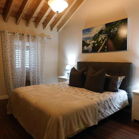 Surf Beach_Santa Barbara Secret Gardens Ribeira Grande Esterno foto